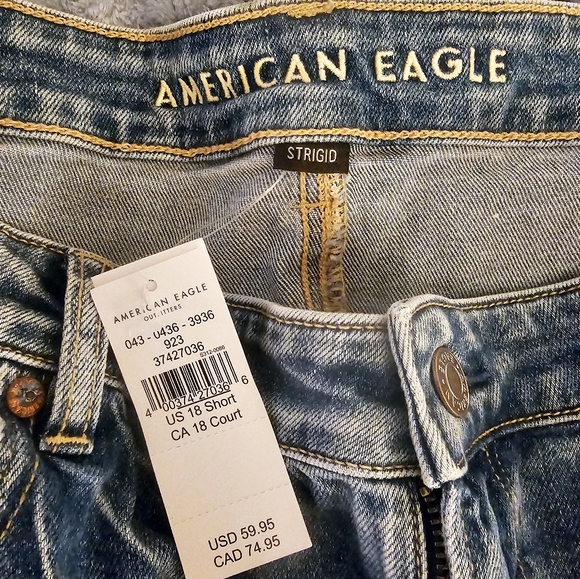 American Eagle Strigid Mom Jeans 👖 - Picture 3 of 9